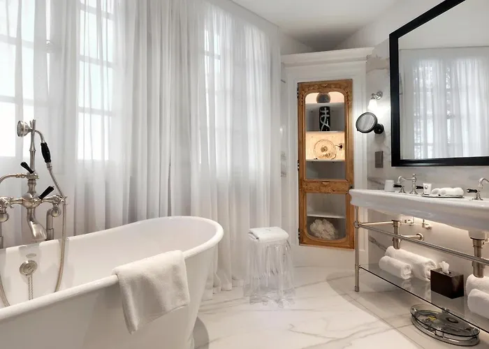 Richer De Belleval - Relais & Chateaux 5* Монпелье